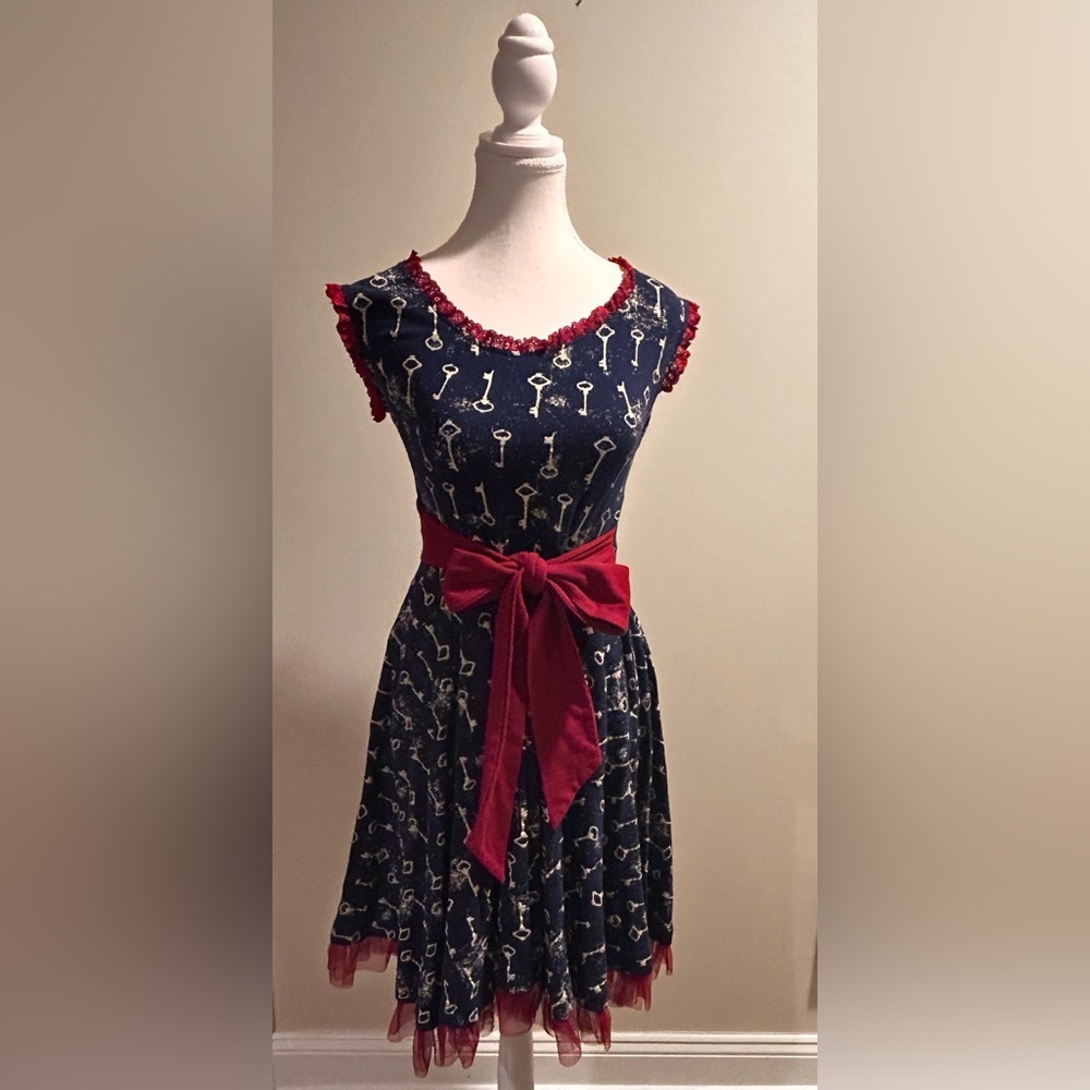 Effie’s Heart Navy Dress with White Key Print & Red Bow. Like New! Size Small​